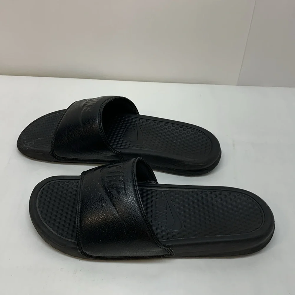 Nike men’s black sandals 343880 size 8